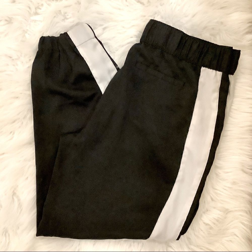 WhoWhatWhere juniors small black white track pant